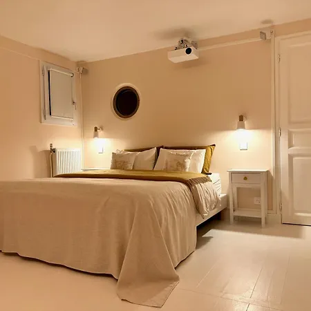 The Skyview Loft - A Romantic Getaway Appartement