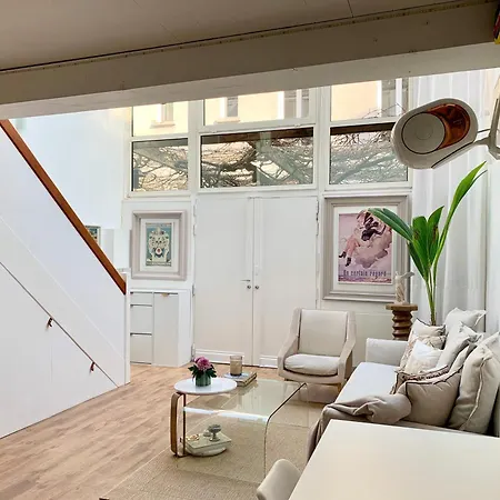 The Skyview Loft - A Romantic Getaway Appartement